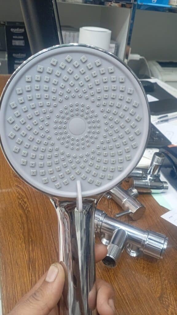 فني صحي بجمعية السلام الكويت